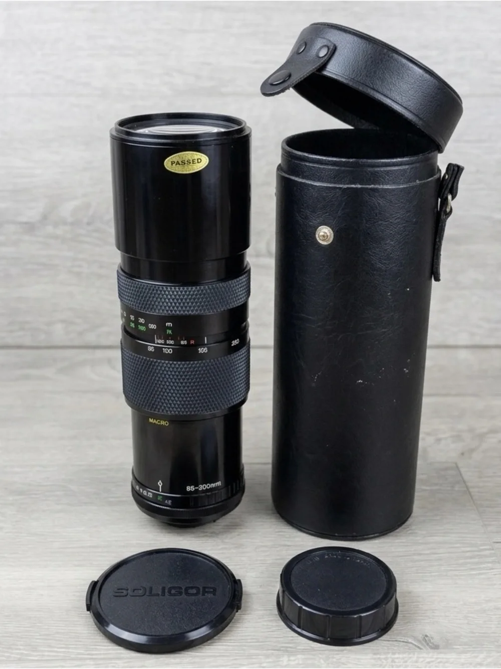 Soligor 85-300mm C/D f/5 Macro Zoom Lens for Canon FD